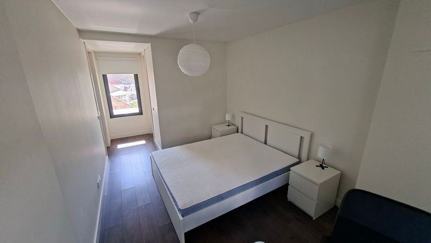 Imagem Quarto de apartamento t2 em Rua Saraiva de Carvalho, 241