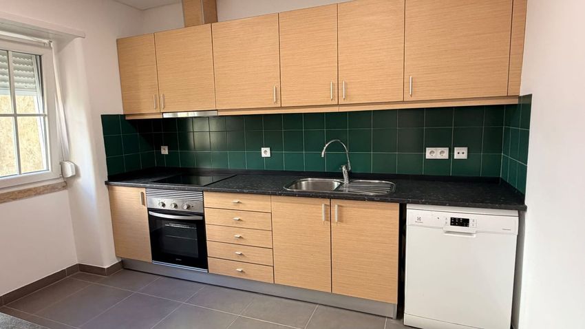 Imagem Cozinha de apartamento t2 em Avenida Dom Afonso Henriques