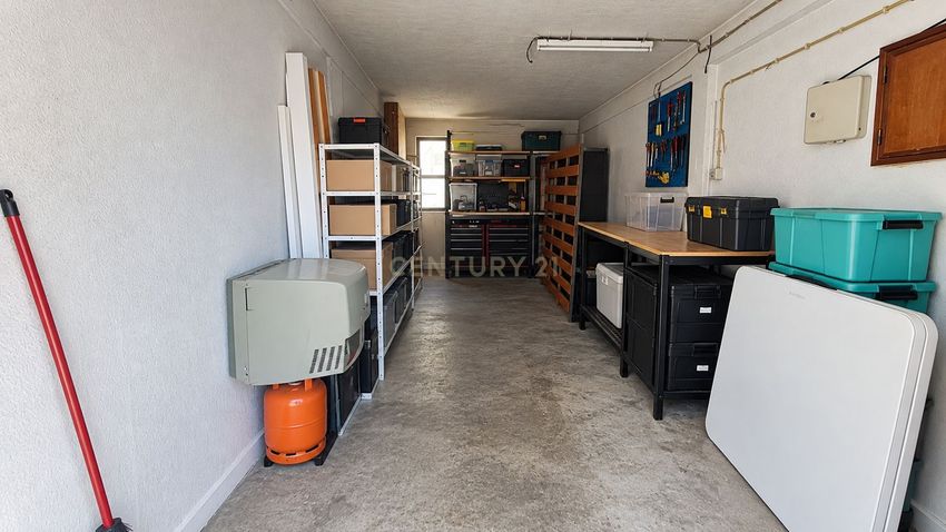 Imagem de garagem em Avenida Antero de Quental, 11