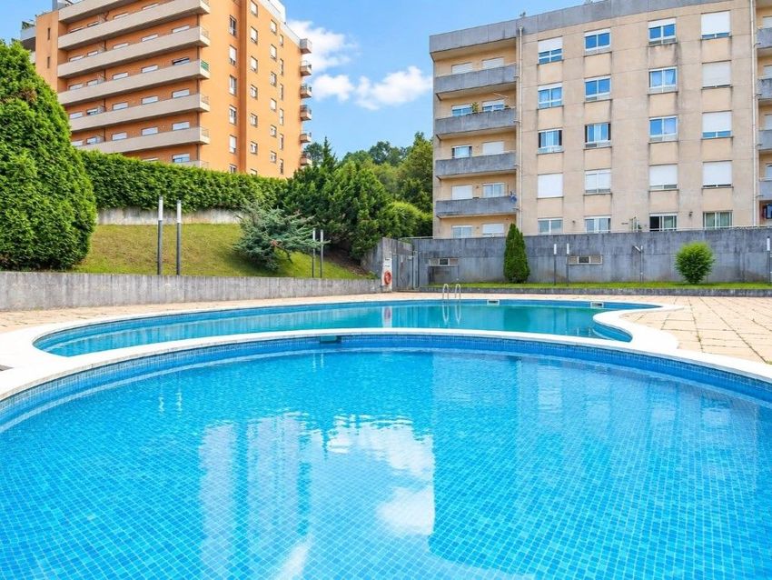 Imagem Piscina de apartamento t2 em Rua Alvares Cabral