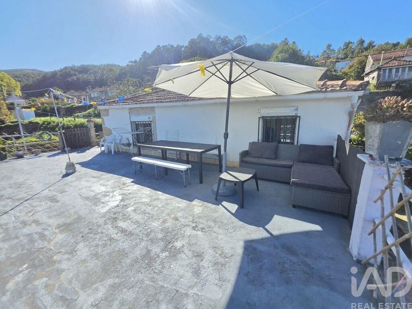 Imagem Fachada de  casa ou moradia em Reboreda