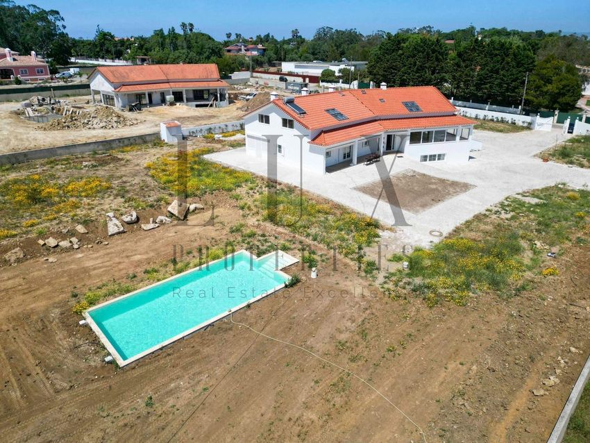 Imagem Piscina de  moradia independente em Rua dos Moinhos
