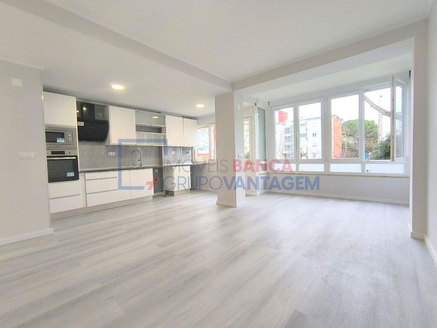 Imagem Sala de estar de apartamento t2 em Figueirinha - Augusto Castro