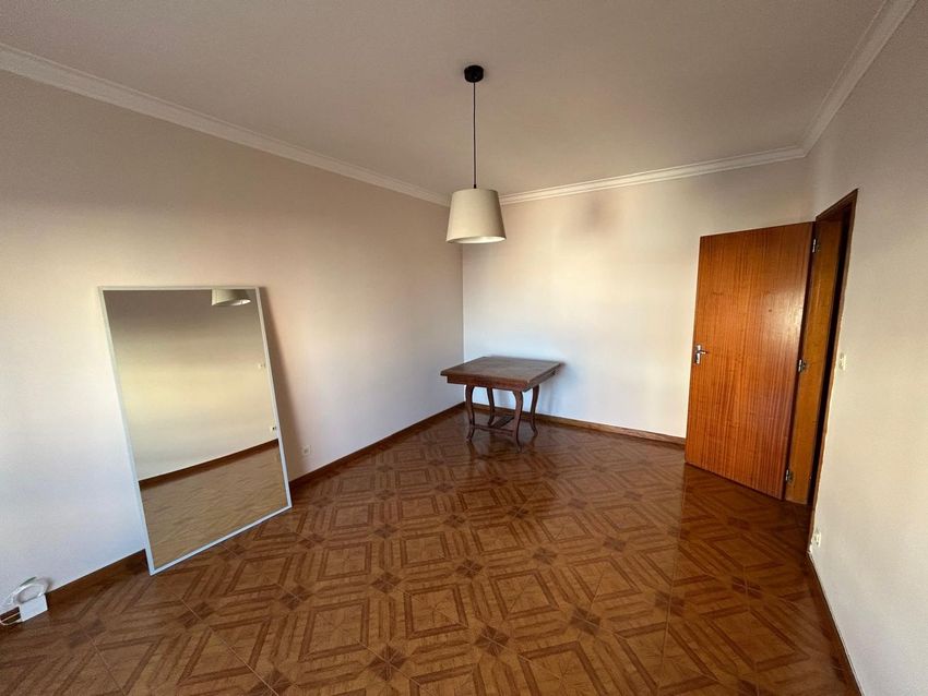 Imagem Quarto de apartamento t1 em Monserrate