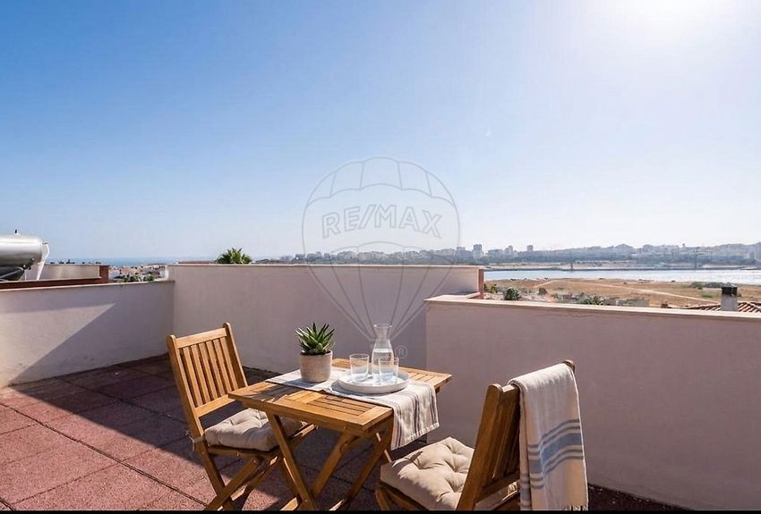 Imagem Terraço de apartamento t2 em Urbanização Serra e Mar