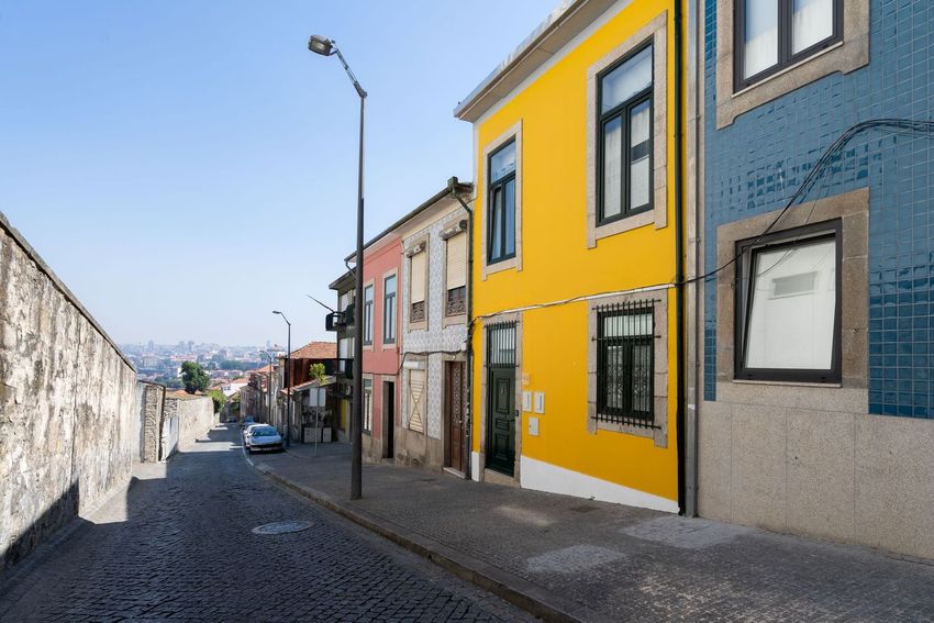 Imagem Vistas de prédio de uso misto em Rua Cândido dos Reis, 833