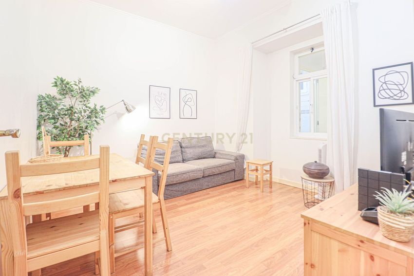 Imagem Sala de estar de apartamento t2 em Alameda - Praça do Chile - Almirante Reis