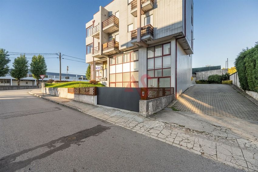 Imagem Vistas de duplex em Rua das Meães, 7