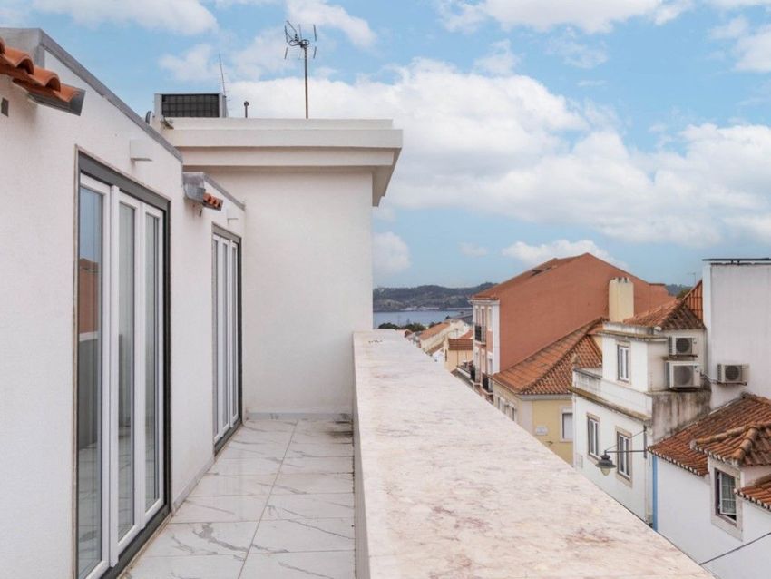 Imagem Terraço de apartamento t1 em Rua das Mercês, 112