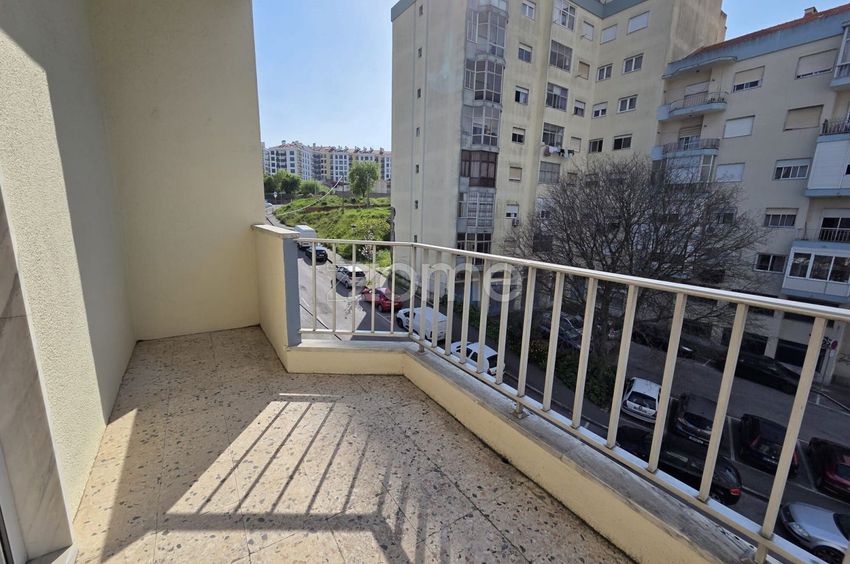 Imagem Alpendre de apartamento t2 em Rua Amílcar Cabral, 3