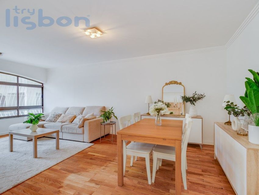Imagem Sala de estar de apartamento t3 em Avenida Nossa Senhora do Rosario