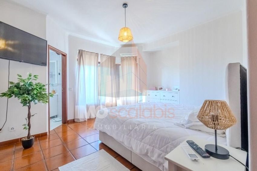 Imagem Quarto de apartamento t3 em Casal do Provedor, 1