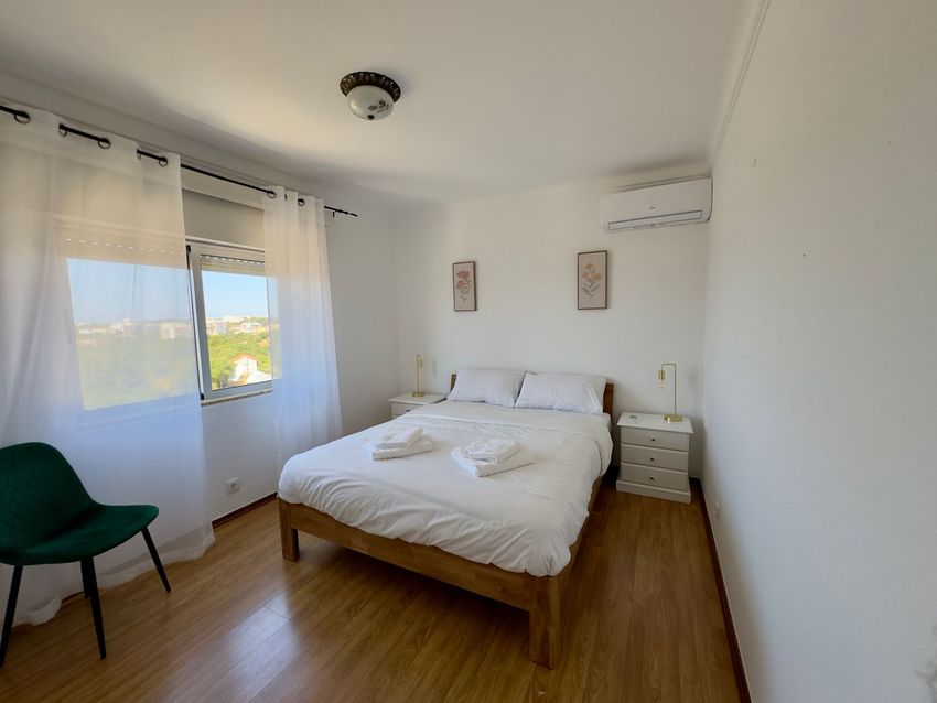 Imagem Quarto de apartamento t2 em Avenida São Lourenço da Barrosa, 205