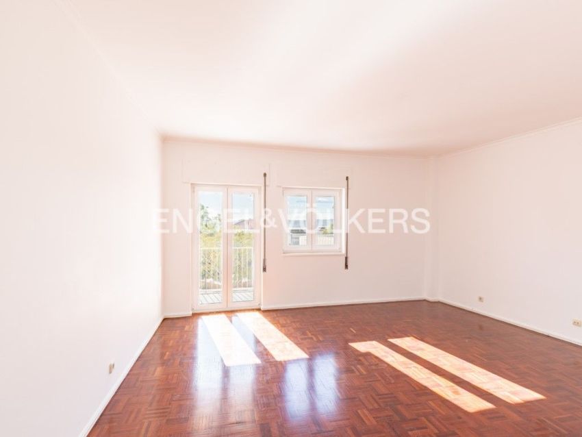 Imagem Divisão de apartamento t3 em Algés