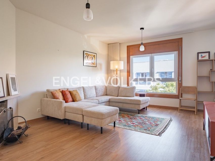 Imagem Sala de estar de apartamento t4 em Restelo
