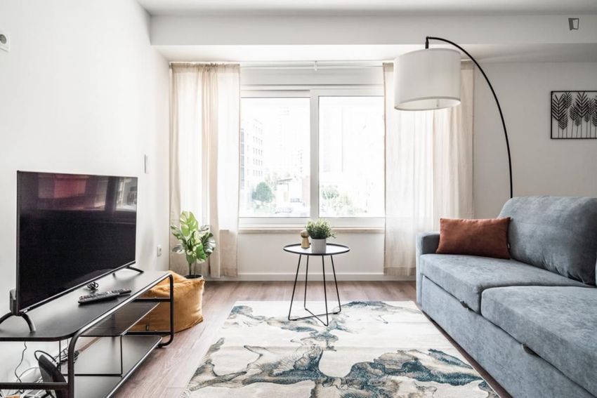 Imagem Sala de estar de apartamento t1 em Rua Delfim de Brito Guimarães