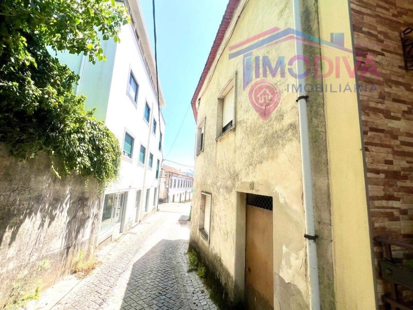 Imagem Vistas de  moradia independente em Castanheira de Pêra