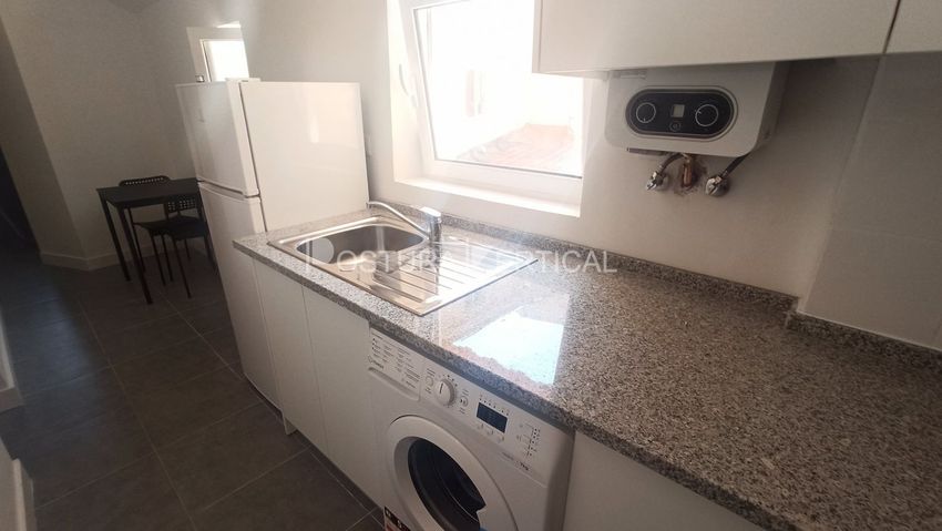 Imagem Cozinha de apartamento t1 em São Vicente de Fora