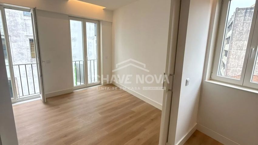 Imagem Divisão de apartamento t2 em Largo Primeiro de Dezembro