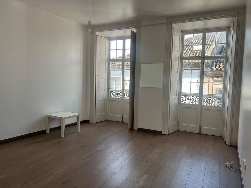 Imagem Quarto de apartamento t3 em Rua dos Mercadores, 46