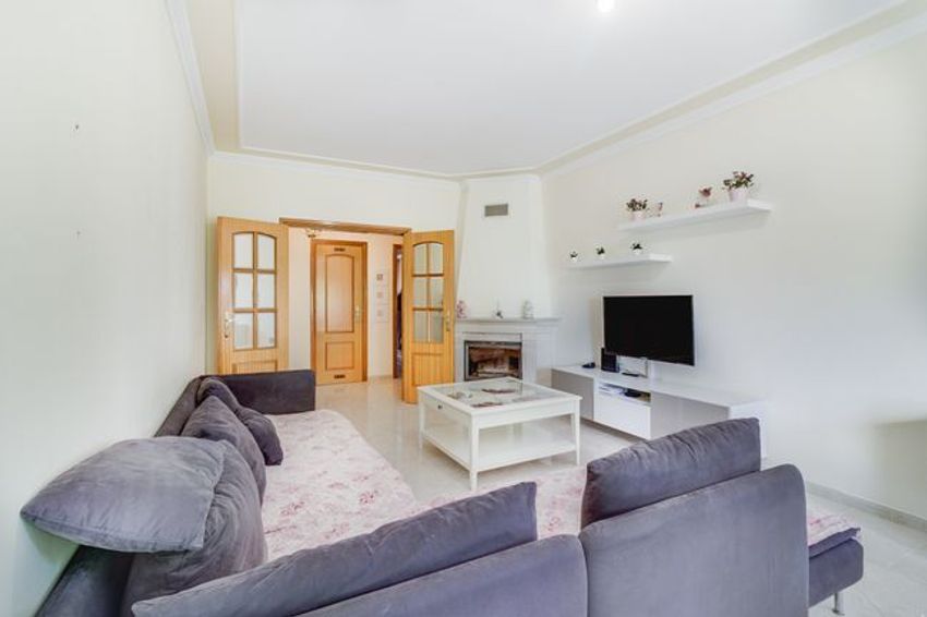 Imagem Sala de estar de apartamento t3 em Rua José Carlos Ary dos Santos