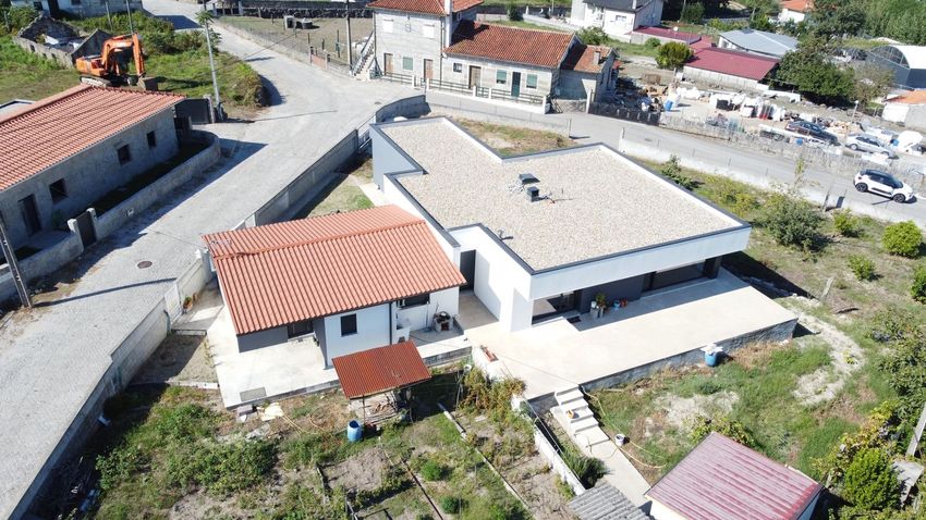 Imagem Piscina de  moradia geminada em Pedome