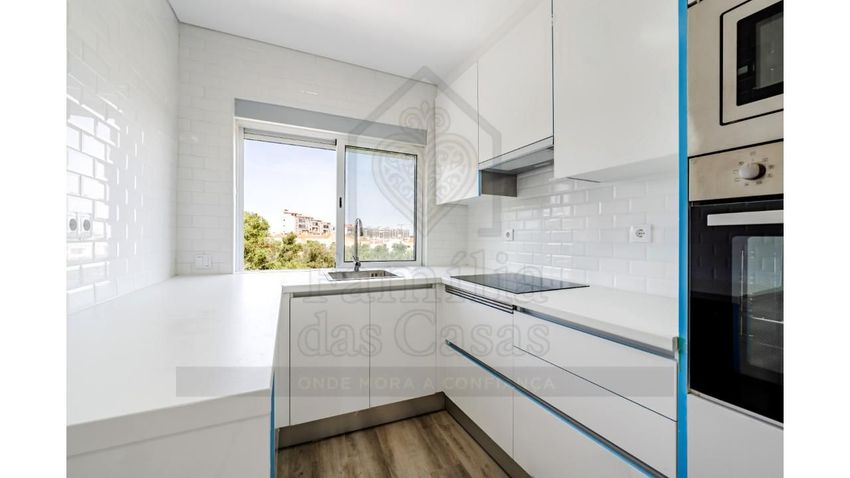 Imagem Cozinha de apartamento t2 em Rua Alves da Cunha s/n