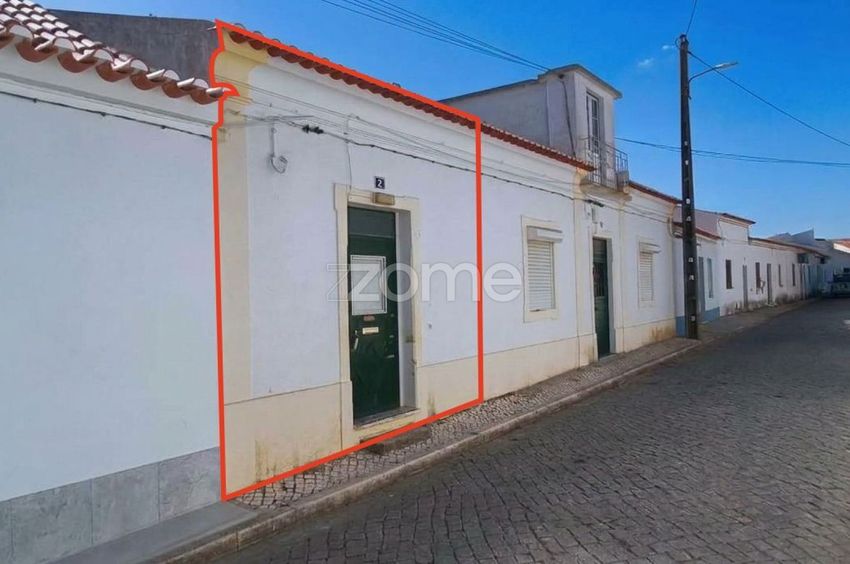 Imagem Fachada de espaço comercial em Rua da Praça, 12