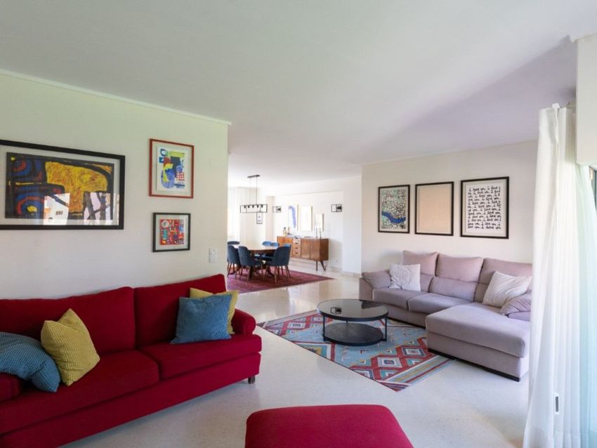 Imagem Sala de estar de apartamento t3 em Rua dos Pombos