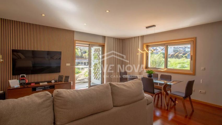 Imagem Sala de estar de apartamento t3 em Rua Albino da Costa Reis