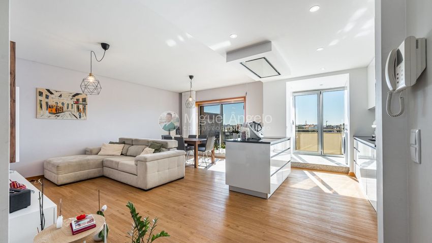 Imagem Sala de estar de apartamento t2 em Rua Verdeiro do Carmo, 337