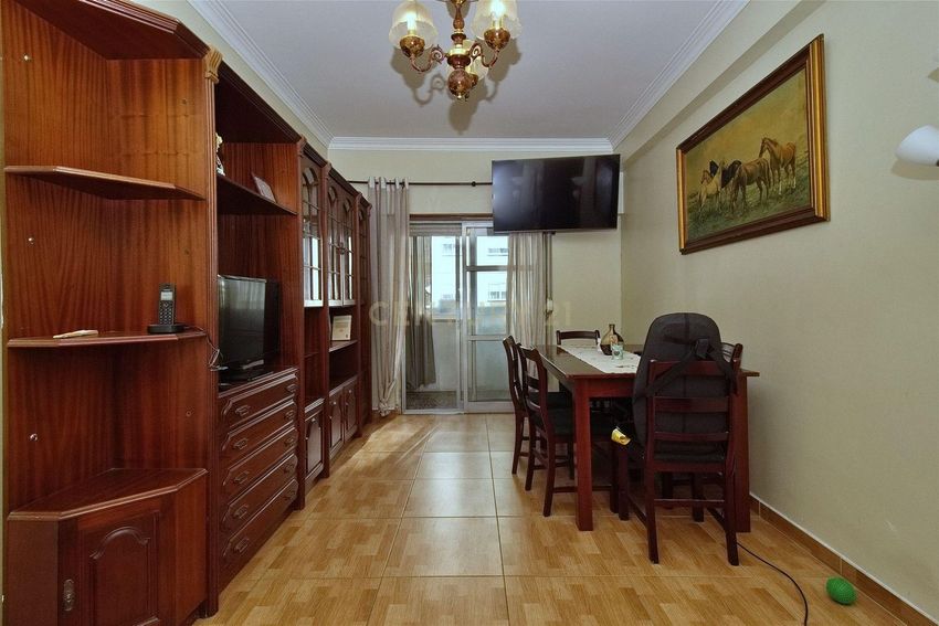 Imagem Sala de estar de apartamento t2 em Avenida dos Bons Amigos, 40