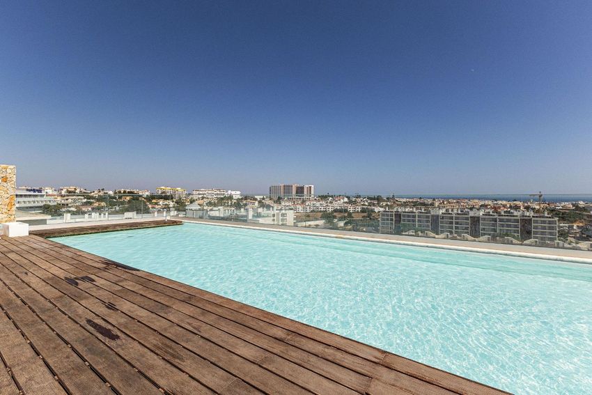Imagem Piscina de apartamento t1 em Estrada de Vale de Pedras, 3