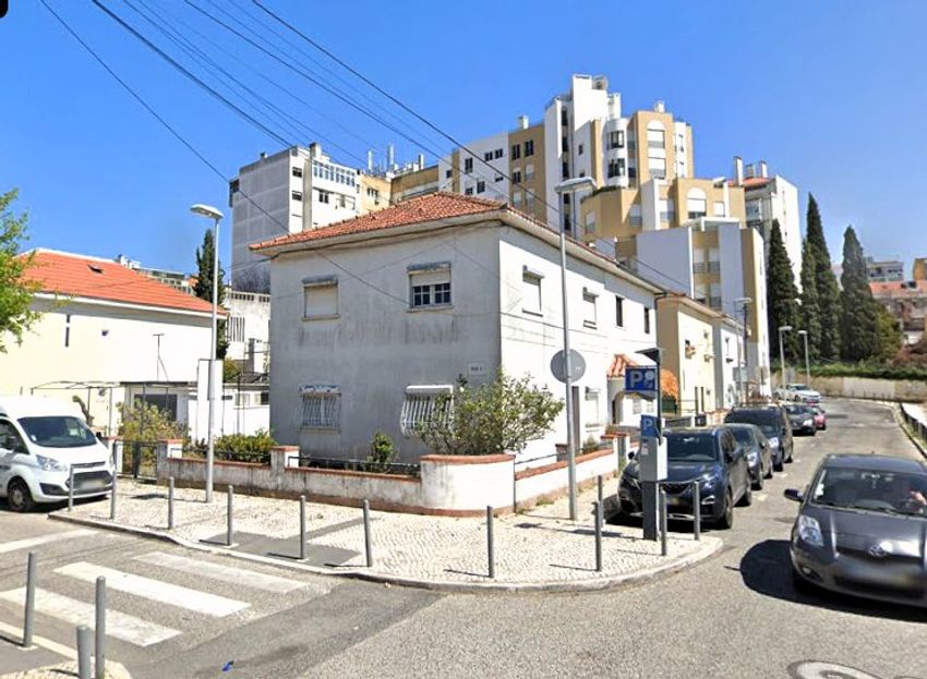 Imagem Fachada de  moradia geminada em Rua 2, 11