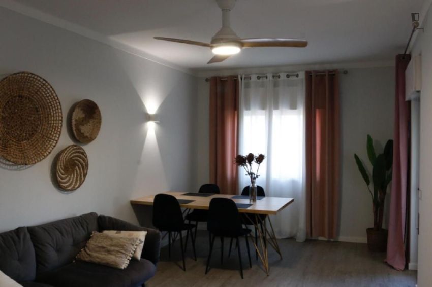 Imagem Sala de estar de apartamento t2 em Rua da Hortinha