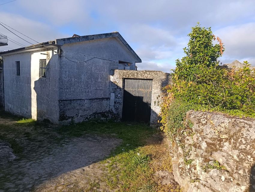 Imagem Fachada de  casa de aldeia em Mouçós e Lamares