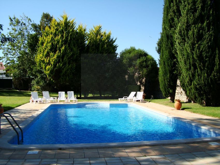 Imagem Piscina de  moradia independente em Rua das Invasões Francesas