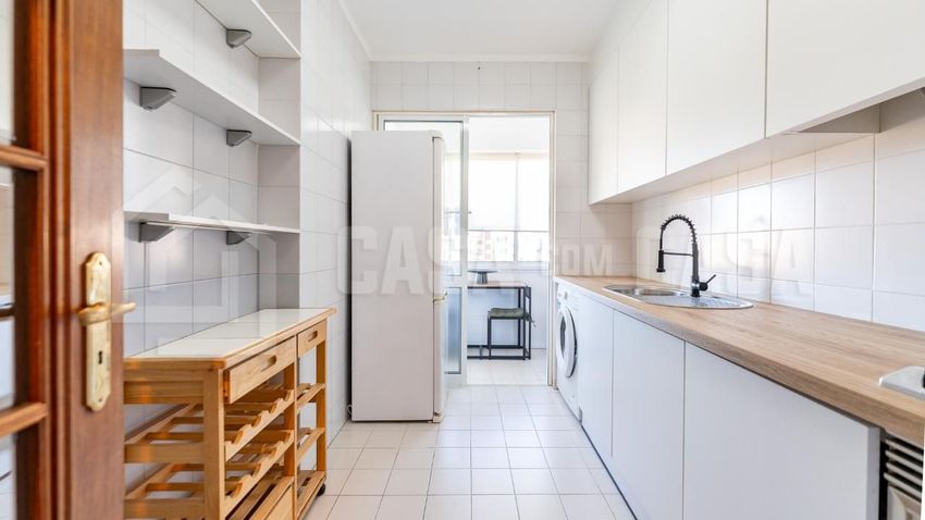 Imagem Cozinha de apartamento t3 em Abraveses