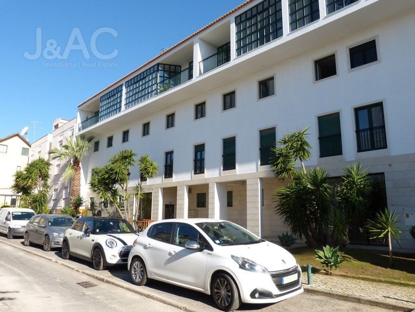 Imagem Fachada de apartamento t3 em Monte Estoril