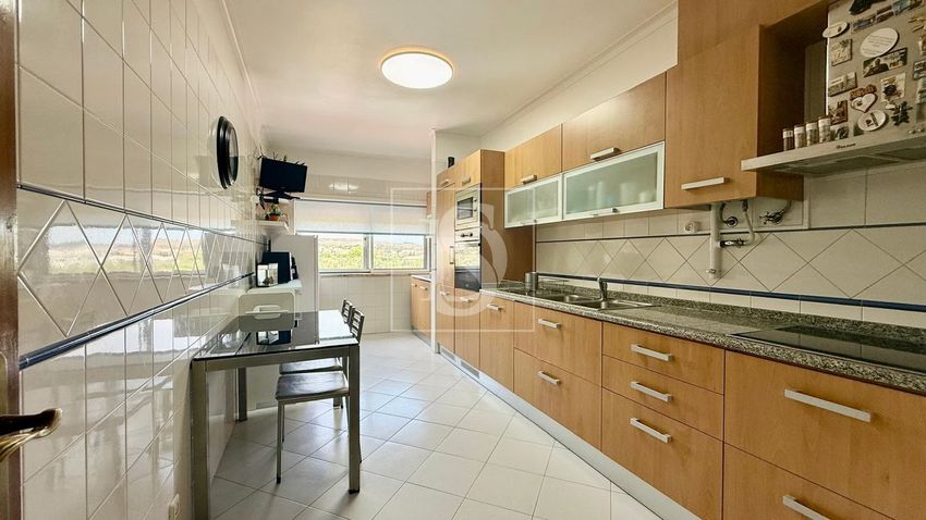 Imagem Cozinha de apartamento t3 em Vila Nova da Barquinha