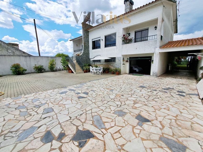 Imagem Fachada de  moradia independente em São Pedro de Tomar