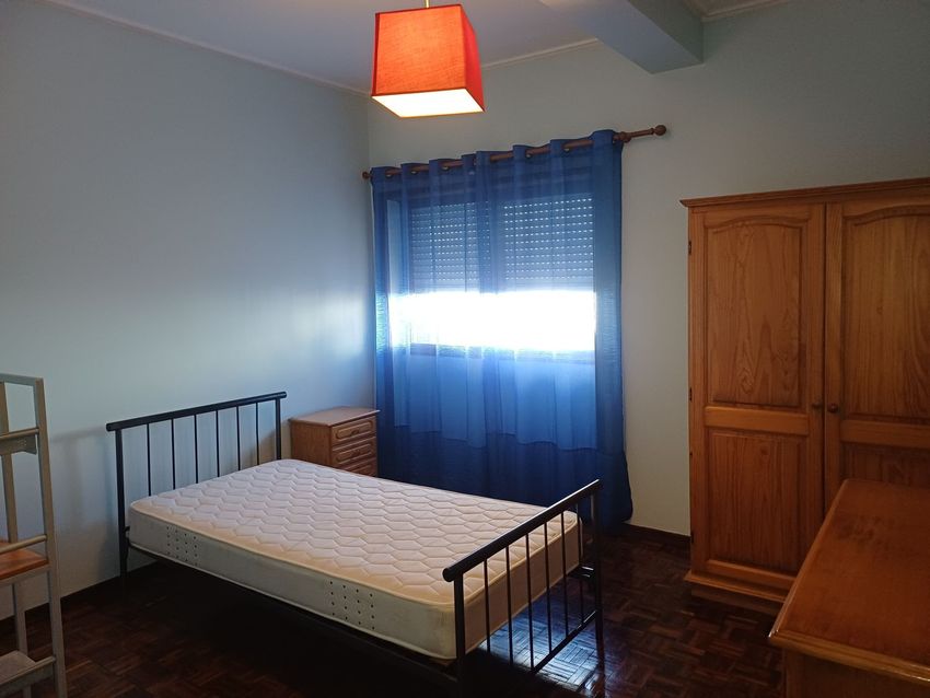 Imagem Quarto de quarto em Rua Infante Dom Henrique, 13 R/c dto