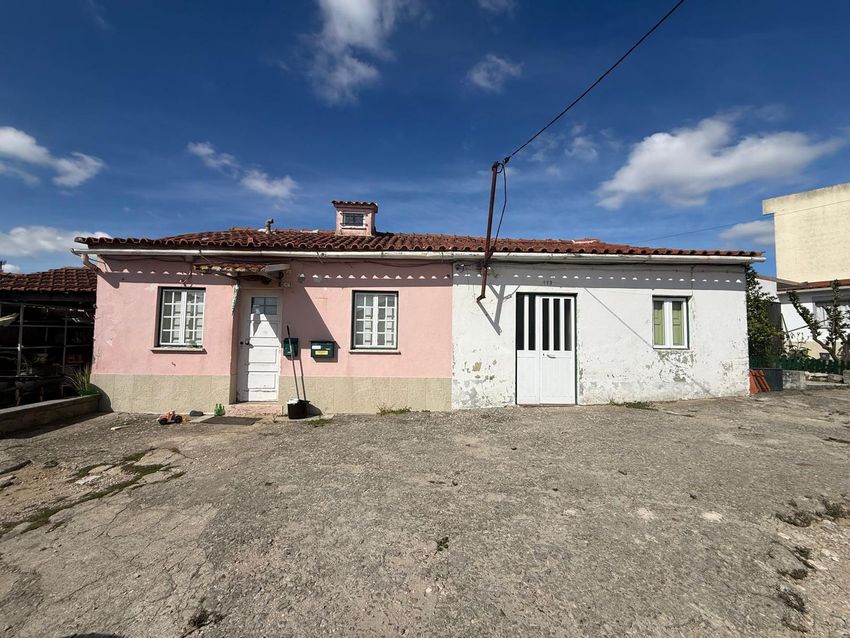 Imagem Fachada de  moradia em banda em Bairro dos Anjos - Vale da Cabrita