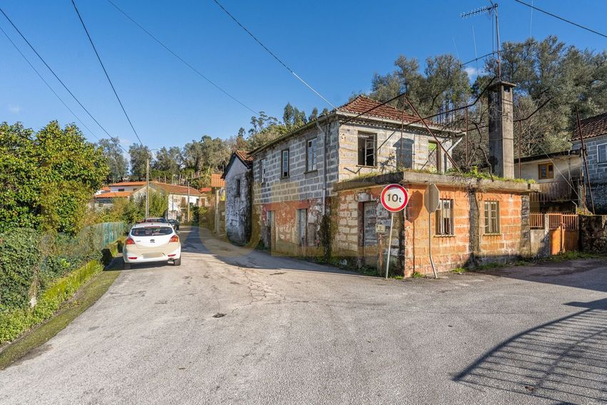 Imagem Fachada de  casa ou moradia em Rua da Chã do Fojo s/n