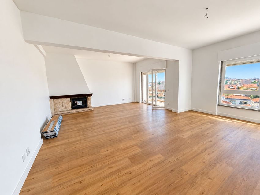 Imagem Sala de estar de apartamento t3 em Rua Doutor João de Barros