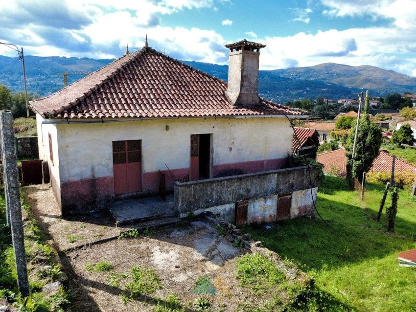 Imagem Fachada de  moradia independente em Vilela