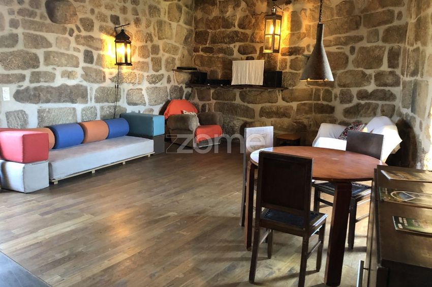 Imagem Sala de estar de  moradia independente em Travessa Mouros, 2