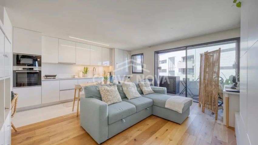 Imagem Sala de estar de apartamento t2 em Rua da Devesa s/n
