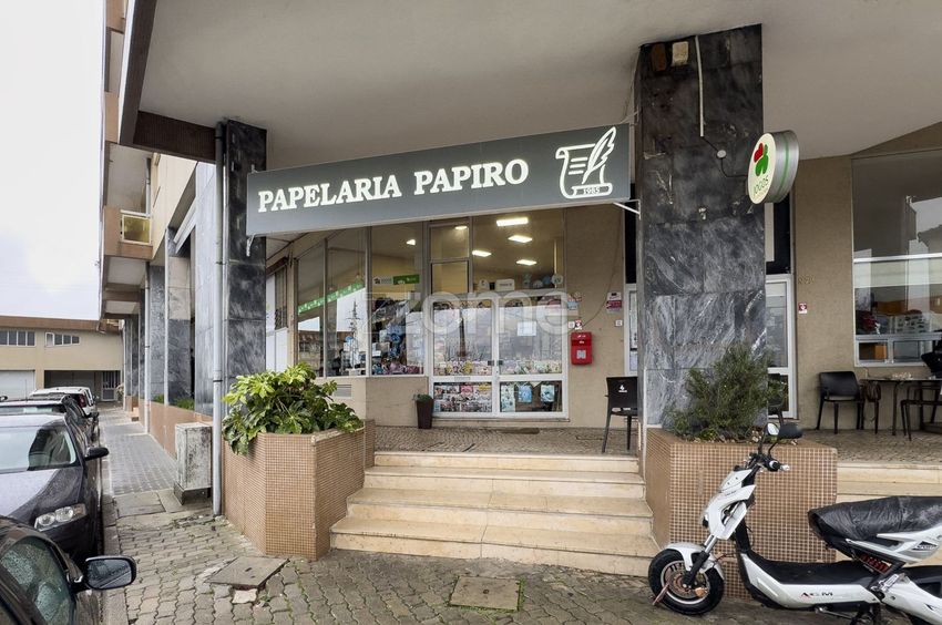 Imagem Fachada de espaço comercial em Avenida da Praia, 74
