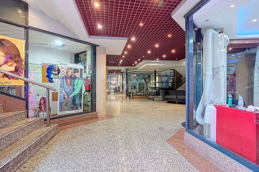 Imagem Hall de espaço comercial em Estação - Avenida